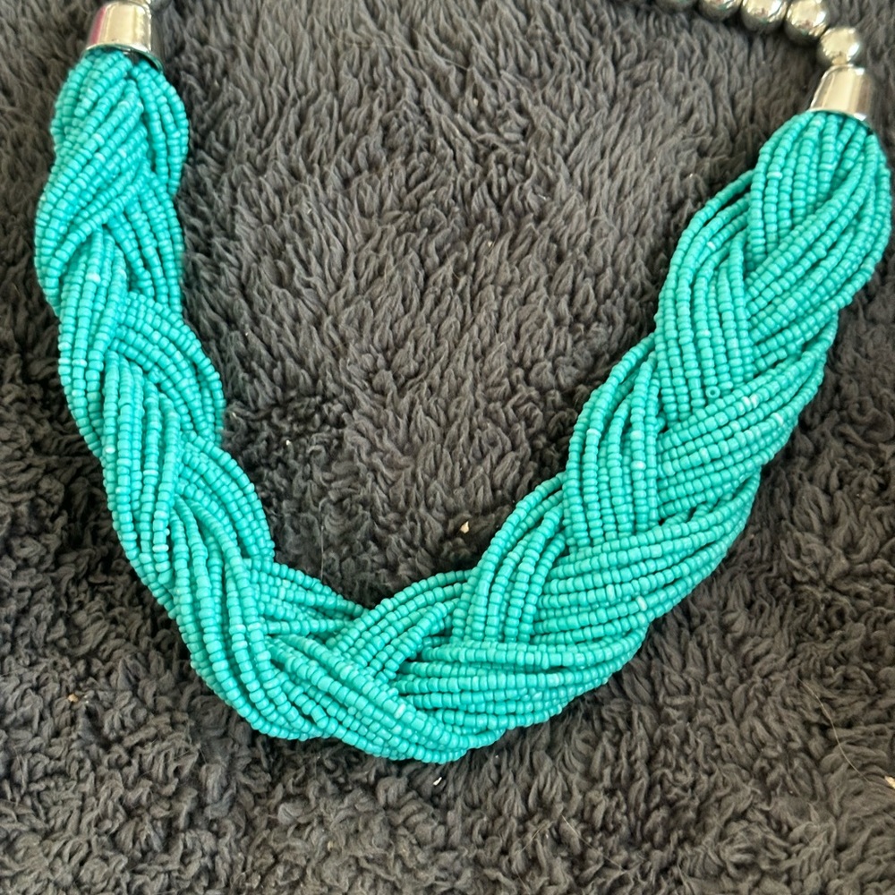 Beautiful necklace! - Picture 5 of 5